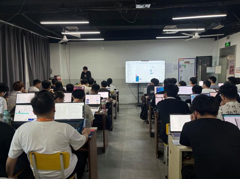 软件定制开发：企业发展的得力助手